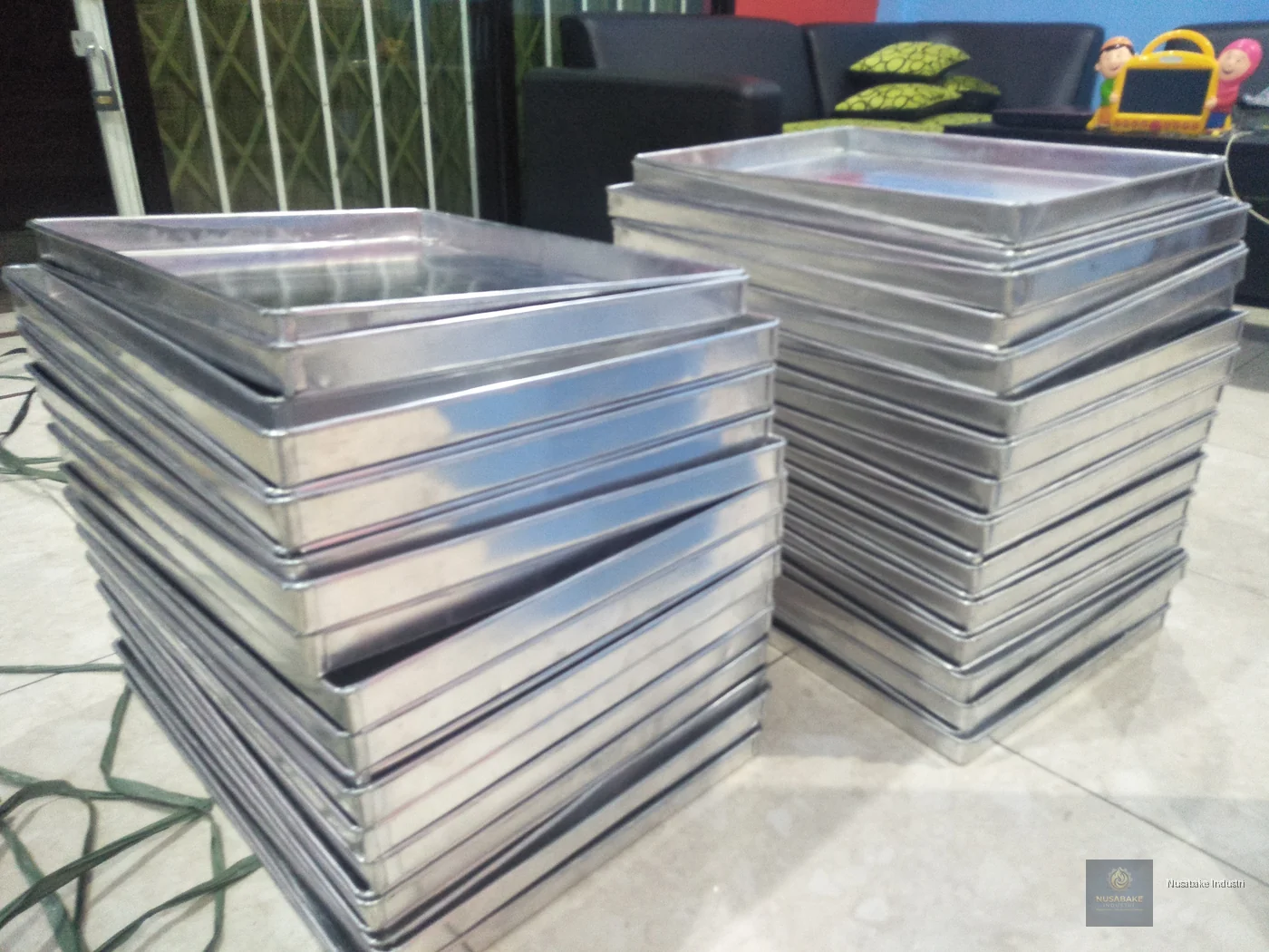 Loayang Alumunium Ukuran 40 x 60 x 3cm - gambar 3